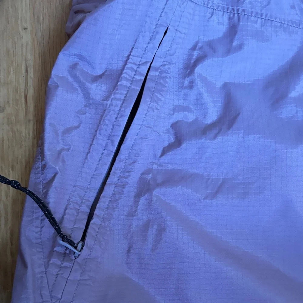 Mountain Hardwear Women's Lavender Wind and Rain Jacket XS - Picture 4 of 8